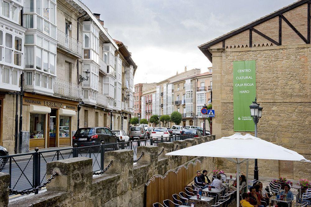 Apartamentos Turisticos Los Zapatos Morados Haro Exteriér fotografie