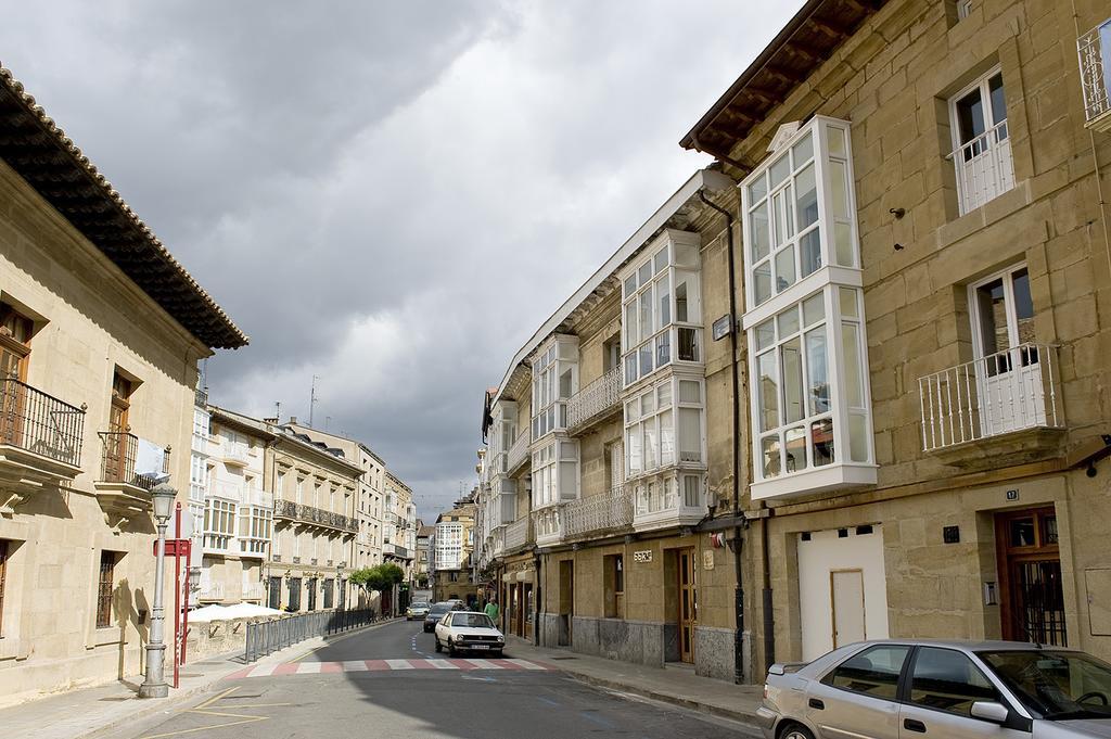 Apartamentos Turisticos Los Zapatos Morados Haro Exteriér fotografie