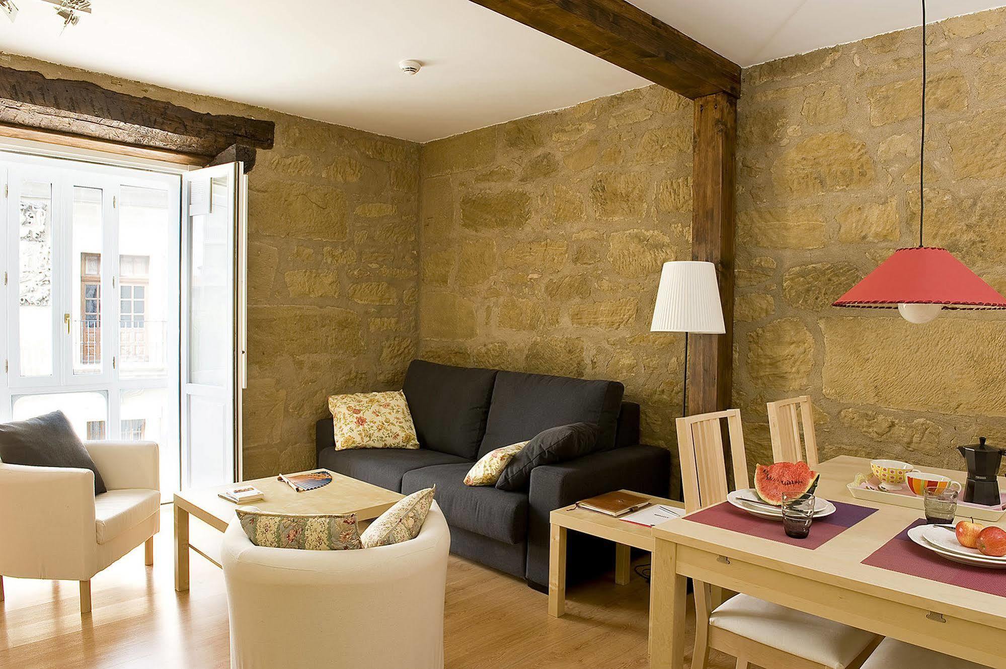 Apartamentos Turisticos Los Zapatos Morados Haro Exteriér fotografie