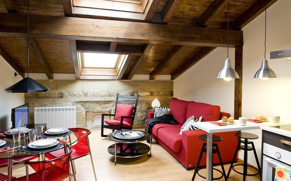 Apartamentos Turisticos Los Zapatos Morados Haro Exteriér fotografie